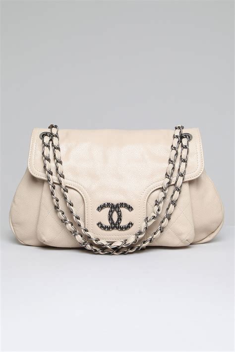 couro caviar chanel
